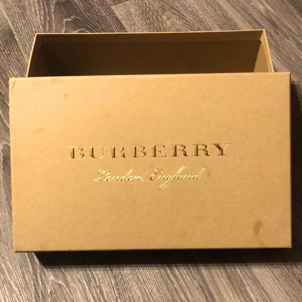 Burberry Shoe Box, Authentic✨